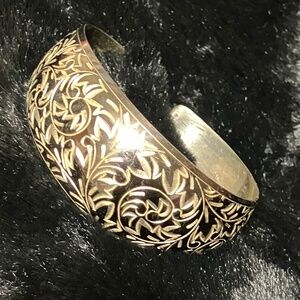 STERLING ETCHED BRACELET BLACK & SILVER